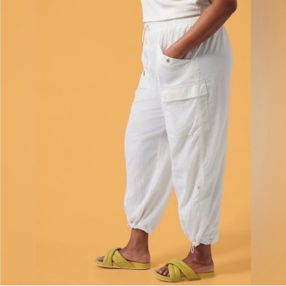 Athleta, Alicia Keys-18-cream-High waisted utility cargo jogger with drawstring - Picture 4 of 16